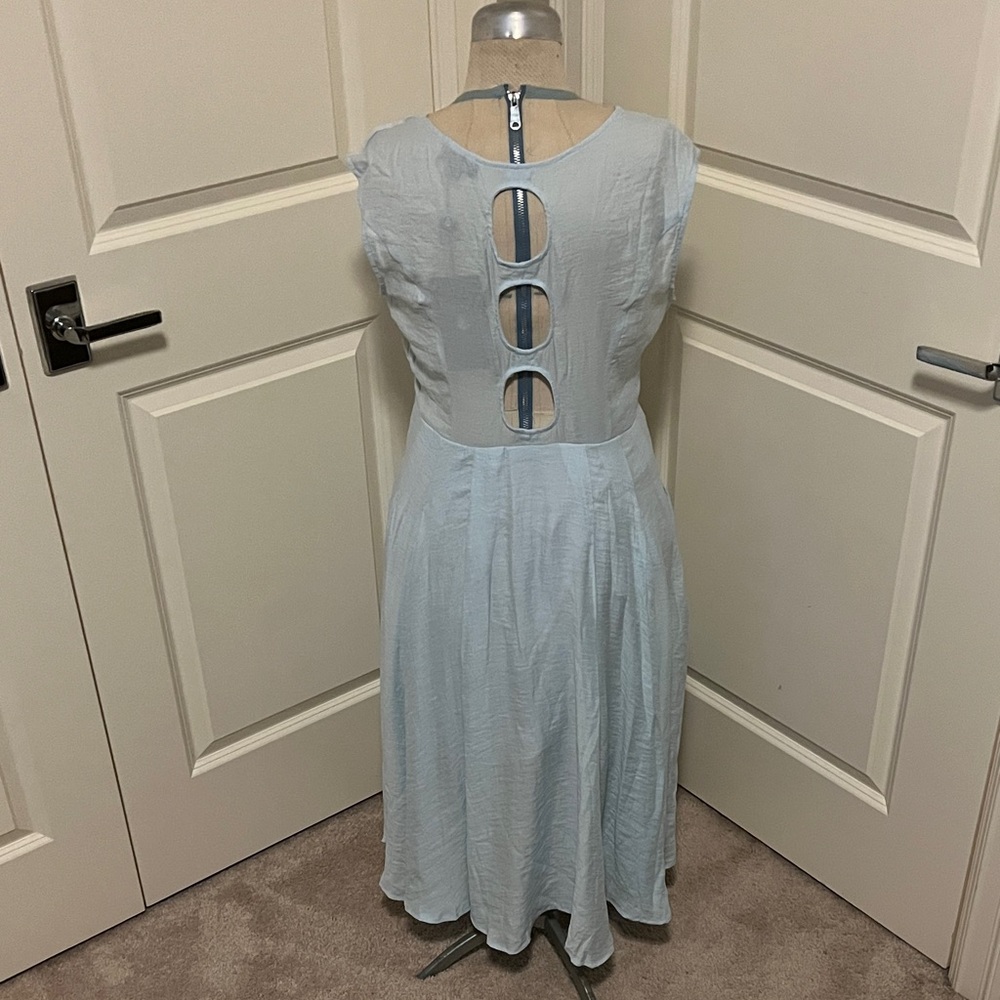 Chic Light Blue Floral Embroidered Midi Dress - Picture 7 of 15